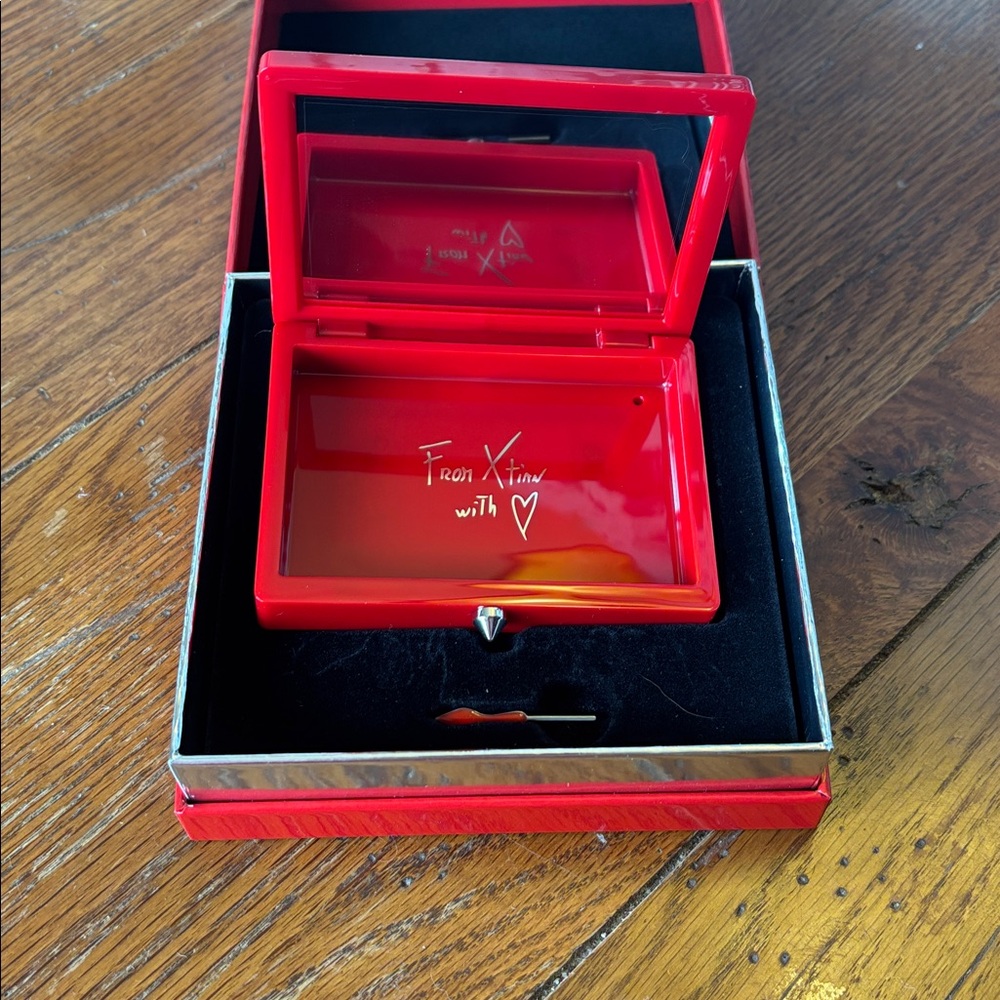 Christian Louboutin Abracadabra Refillable Red Spiked Eyeshadow Palette CASE NIB - Picture 2 of 5